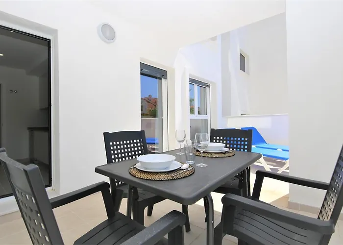 Beatrix * Εστεπόνα